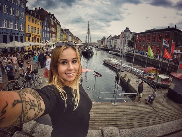 ania-travels-at-nyhavn