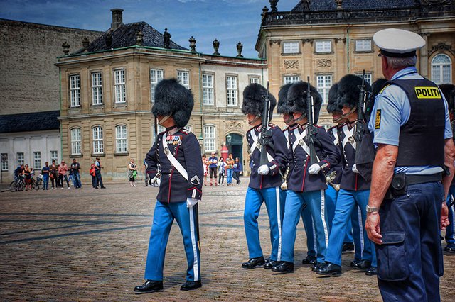 changing-of-the-guards-copenhagen