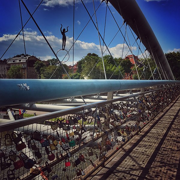 walk-across-vistula-river