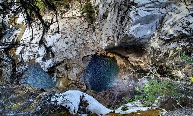 waterfalls-hiking