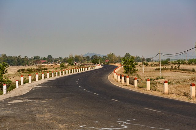 Open road after Lak Lake