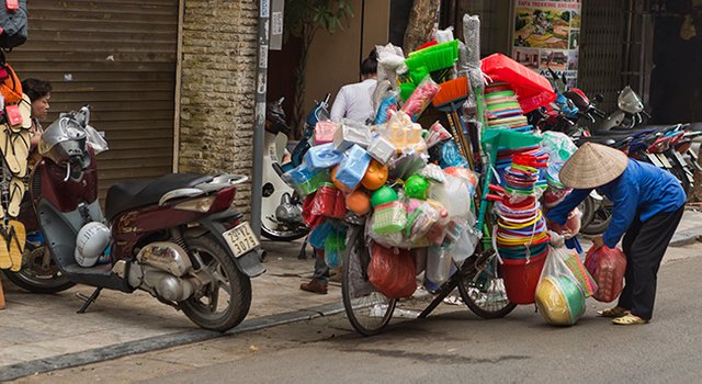 Plastic Household Goods Seller