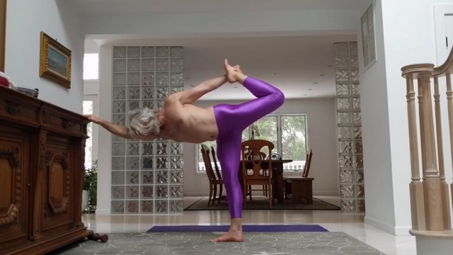 Yoga-20191213-3-M-dandayamana