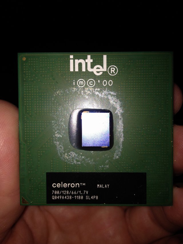 Celeron 700 MHz