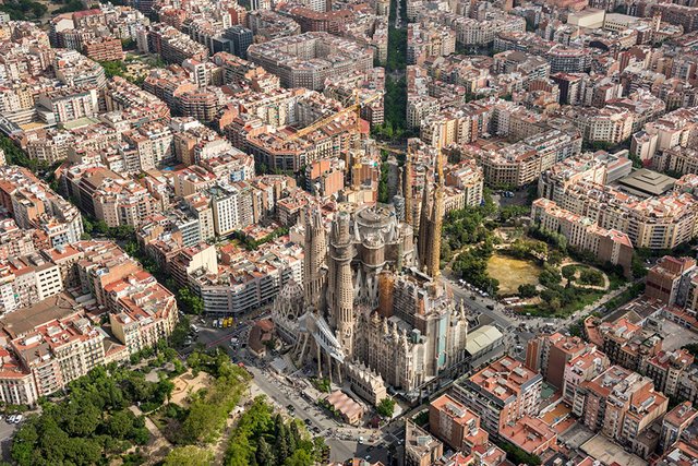 Sagrada Familia Under Construction