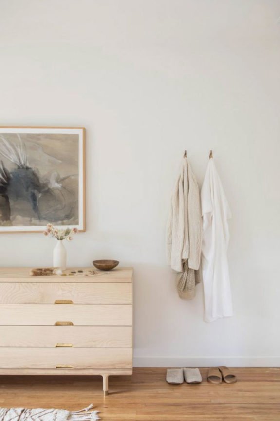 peaceful easy feeling bedroom furnishings. / sfgirlbybay