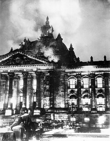 374px-Reichstagsbrand4bbd3.jpg