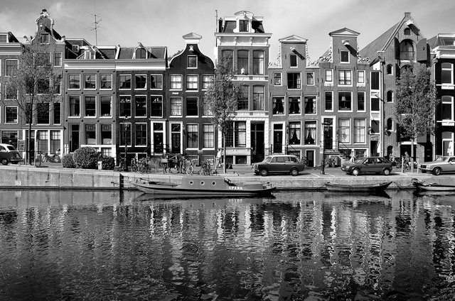 amsterdam-1383632_1280aca5c.jpg