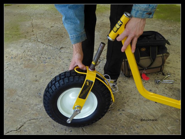 tricycle front wheel with pedals