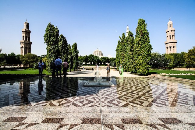 Sultan Qaboos Grand Mosque Muscat OmanSultan Qaboos Grand Mosque Muscat Oman