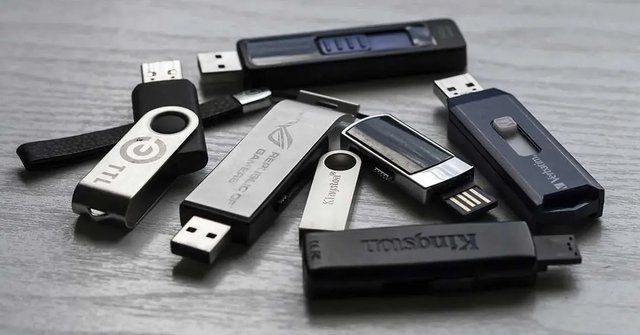 Pendrives-USB.webp