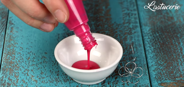 nail polish bowl