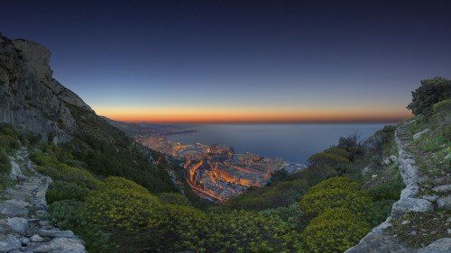 Sunrise_panorama_in_Monaco_uhd.md.jpg