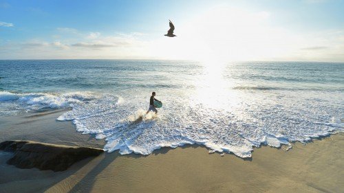 Surfer2_from_San_Diego_4k.md.jpg