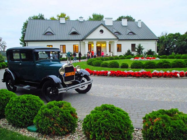 Free accommodation and meals at a Polish countryside staying at an estate