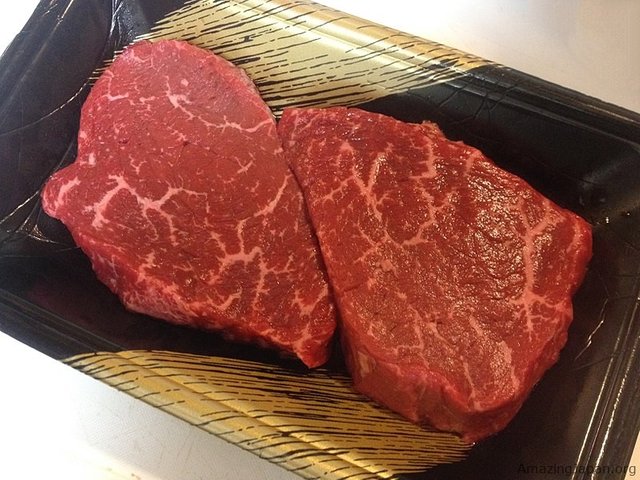 This image has an empty alt attribute; its file name is 800px-Wagyu_steaks_raw_Japan_-_October_20_2017.jpg