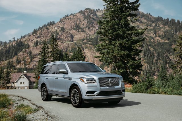 6. Lincoln Navigator (91 points)