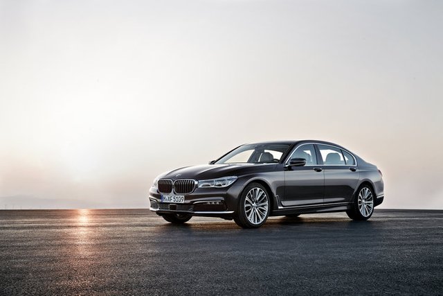 9. BMW 7 Series (90 points)