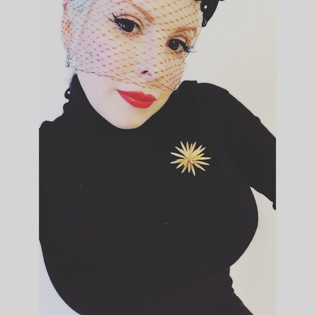 victory red lipstick history