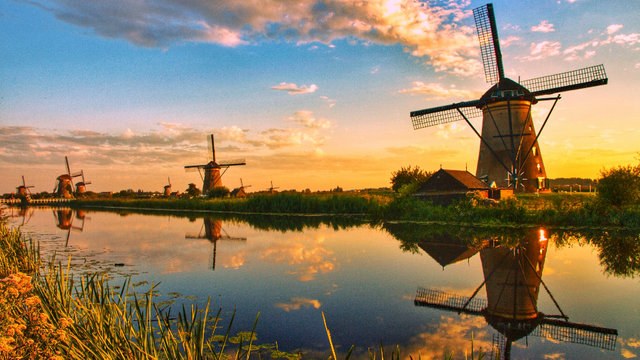 196 Windmills At Sunset 暮色中的风车群 Steemit