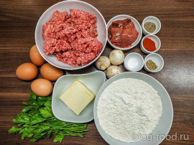 German pie with meat, liver and mushrooms