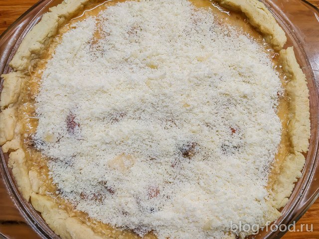 Quiche Lorraine with bacon and cheese