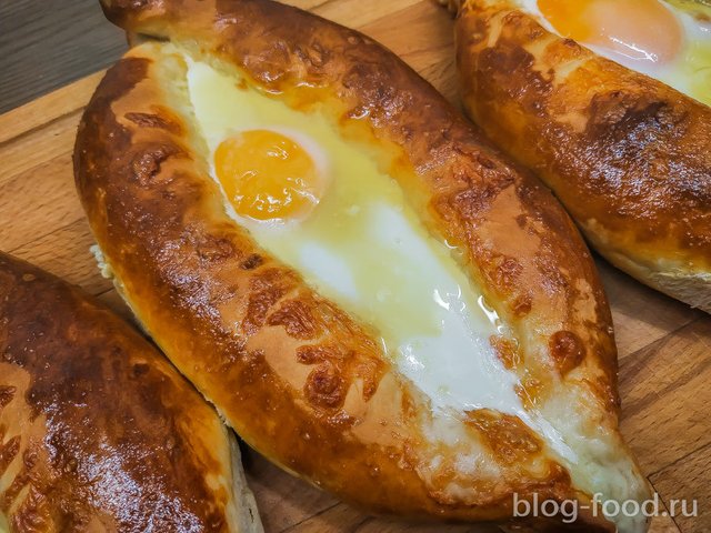 Khachapuri in Adjarian