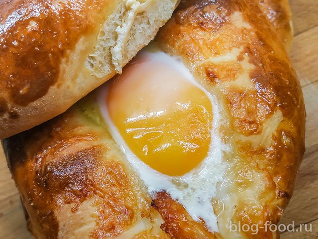 Khachapuri in Adjarian