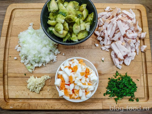 Turkey pie with Brussels sprouts and eggs