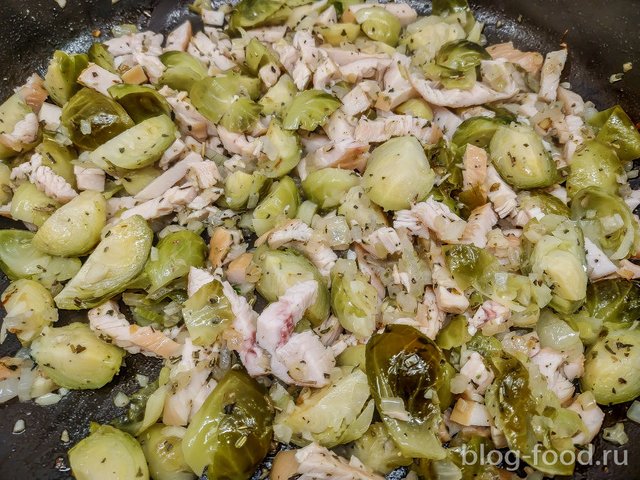 Turkey pie with Brussels sprouts and eggs