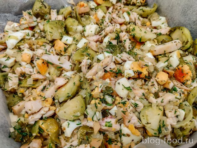 Turkey pie with Brussels sprouts and eggs