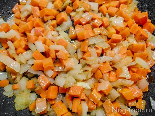 Chickpea soup with smoked meat