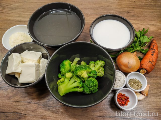 Cream cheese soup with broccoli