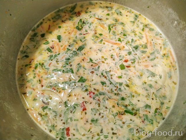 Cheese cream soup with broccoli