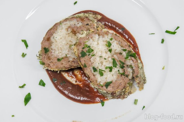 Meat loaf with rice and plum sauce