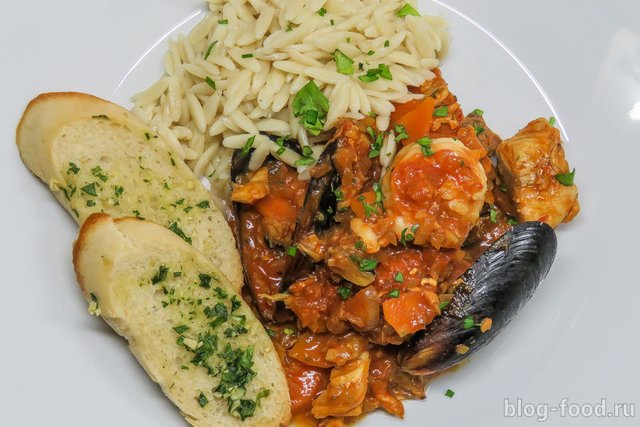 Fish stew with shrimp and mussels