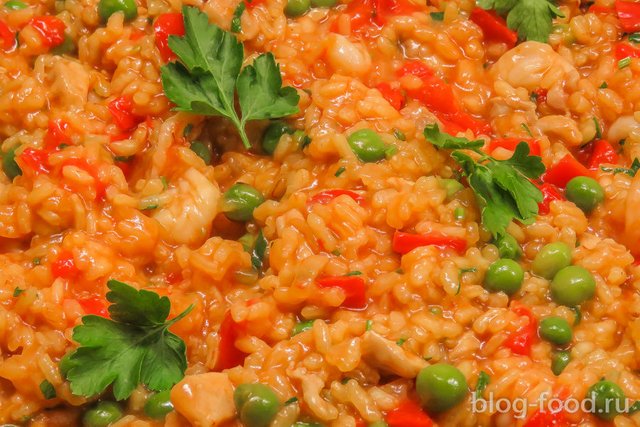 Paella with prawns in Andalusian style