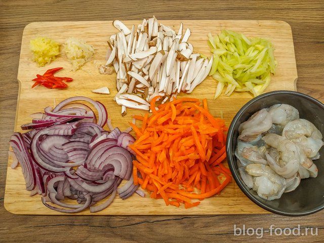 Shrimp with stir-fry vegetables