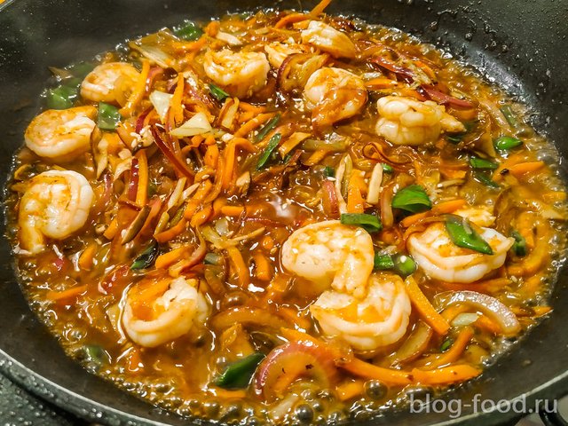 Shrimp with stir-fry vegetables