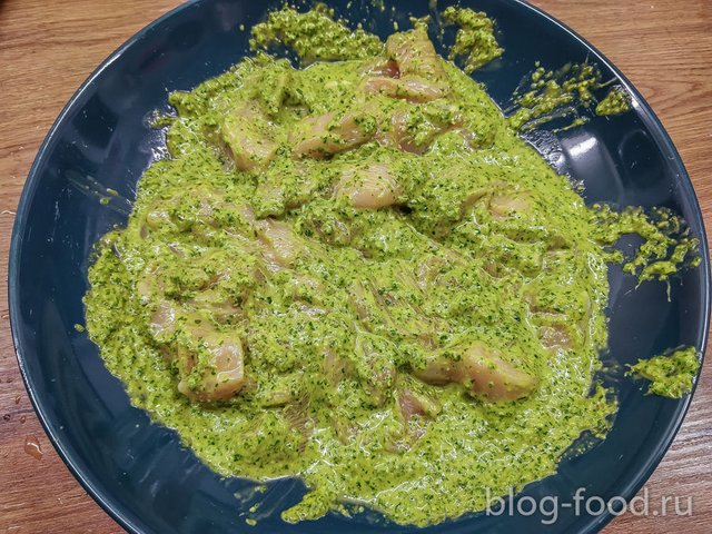 Green curry with coconut milk and chicken