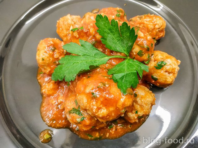 Meatballs in the pan