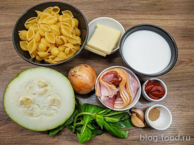 Bacon and cream pasta