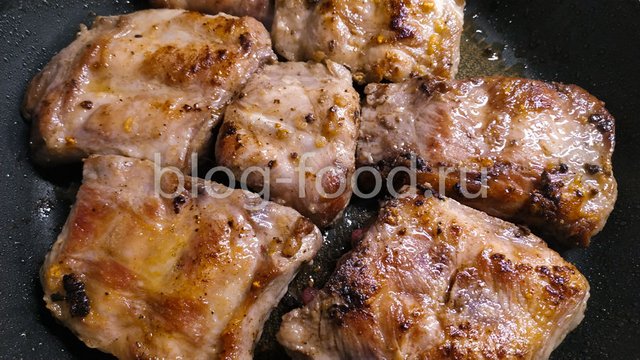 Ribs baked in kvass