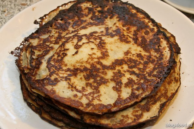 Pancakes on kefir and milk