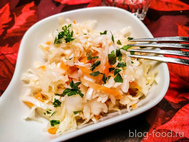 Pickled cabbage fast preparation