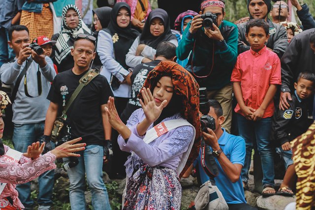 arian penyambutan rombongan pemkab Bener Meriah di Festival Panen Kopi Gayo 2018