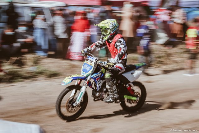 Open Grasstrack Championship 2019 Piala Kapolres Bener Meriah menyambut HUT Bhayangkara ke-73 di sirkuit buatan Desa Rembele, Minggu 30 Juni 2019.