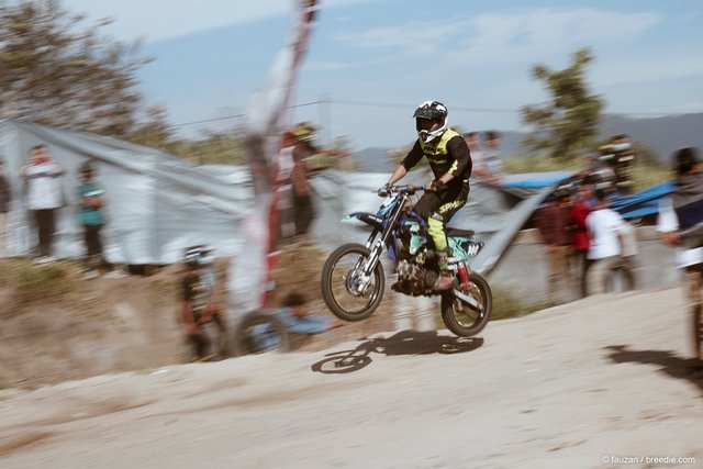 Open Grasstrack Championship 2019 Piala Kapolres Bener Meriah menyambut HUT Bhayangkara ke-73 di sirkuit buatan Desa Rembele, Minggu 30 Juni 2019.