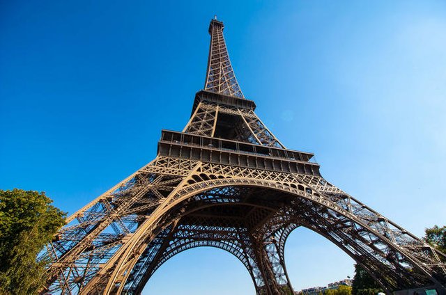 Did You Know ? - Eiffel Tower Can Lean To ''Get Out Of The Sun'' — Steemit