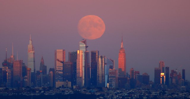 Image from https://cbsnews1.cbsistatic.com/hub/i/r/2021/09/20/005bf7eb-f78a-4391-9267-7ddfa7a93760/thumbnail/1200x630/fcf75284226a19b18fd904b2fad9f40f/gettyimages-1341353219.jpg